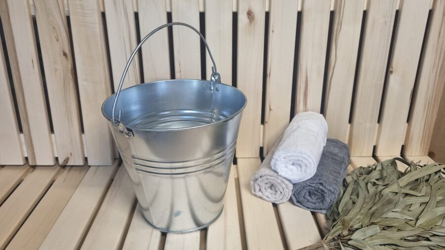 "12-Liter Stainless Steel Sauna Bucket with Handle for Spa Relaxation"