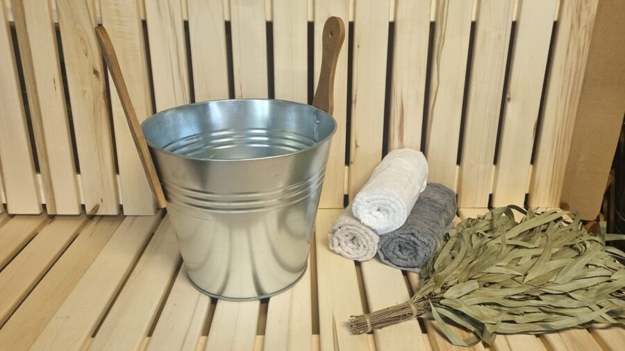 "10L Stainless Steel Sauna Bucket with Wooden Handles for Relaxation"